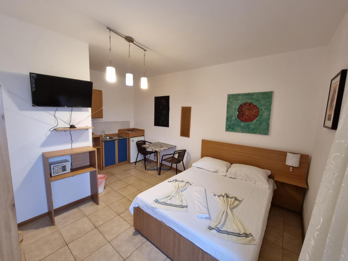 Apartments Adriatik Ulcinj Exteriör bild